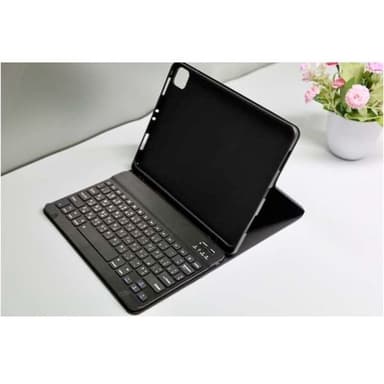 Green Premium Vegan Leather Case iPad Air 4 10.9 Inches With Wireless Keyboard — 1