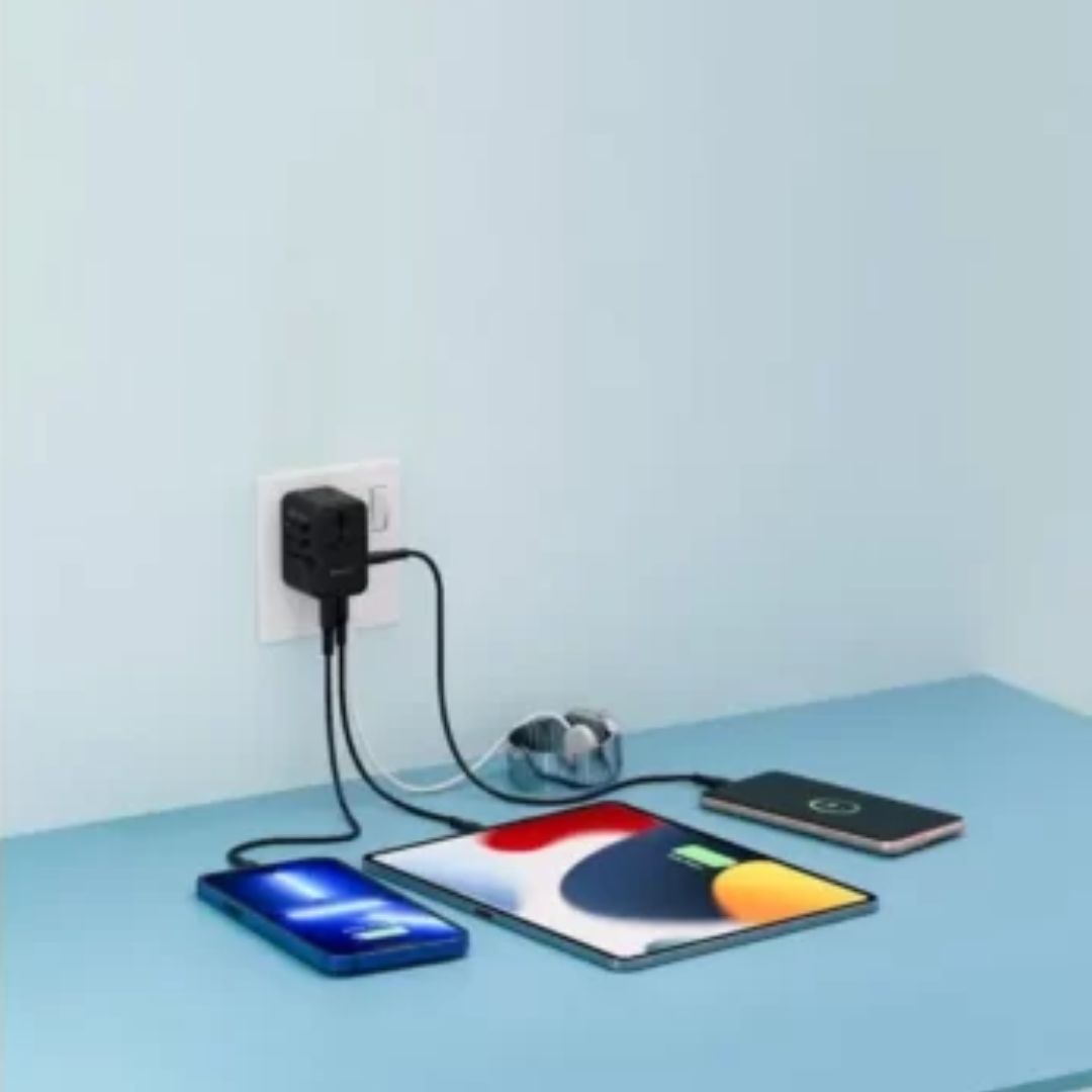 Powerology 65W PD Universal Multi-Port Travel Adapter with Triple USB-C Output — image 3