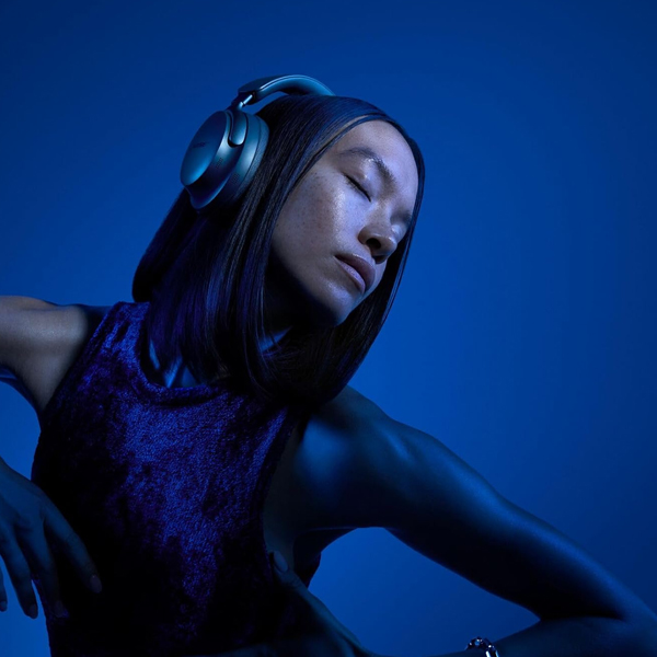 Bose QuietComfort Ultra Headphones  - Luner Blue — image 3